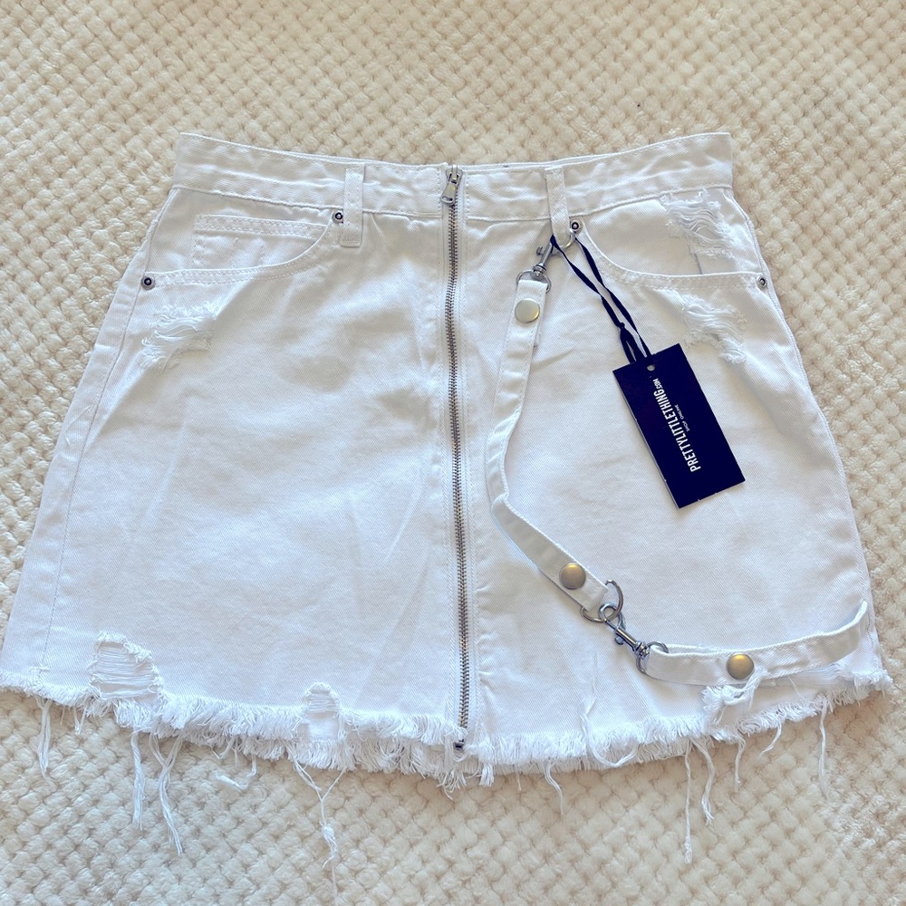 Pretty Little Thing White Distressed Harness Belt Mini Skirt Denim Size 6